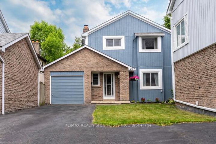Photo 1 at 45 - 45 Neuchatel Place, Meadowvale, Mississauga