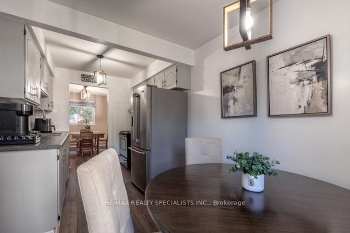 Photo 16 at 45 - 45 Neuchatel Place, Meadowvale, Mississauga