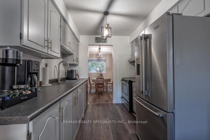 Photo 18 at 45 - 45 Neuchatel Place, Meadowvale, Mississauga