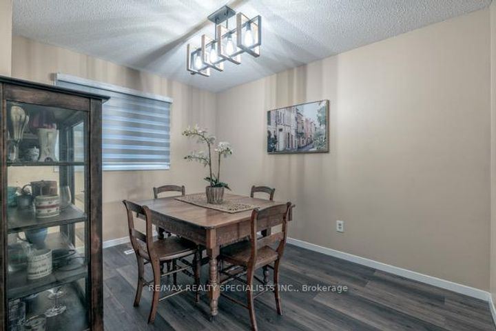 Photo 20 at 45 - 45 Neuchatel Place, Meadowvale, Mississauga