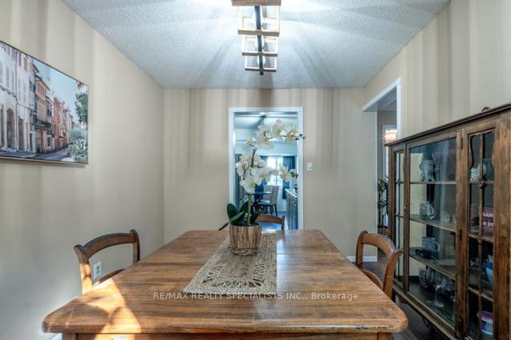Photo 21 at 45 - 45 Neuchatel Place, Meadowvale, Mississauga