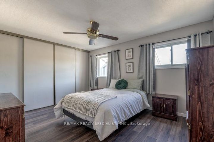 Photo 25 at 45 - 45 Neuchatel Place, Meadowvale, Mississauga
