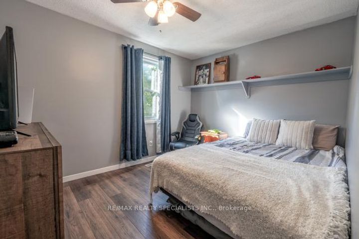 Photo 30 at 45 - 45 Neuchatel Place, Meadowvale, Mississauga