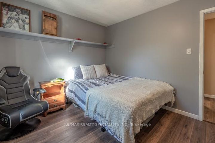 Photo 31 at 45 - 45 Neuchatel Place, Meadowvale, Mississauga