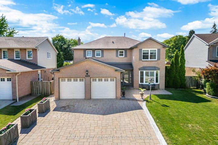 Photo 3 at 6240 Edenwood Drive, Meadowvale, Mississauga