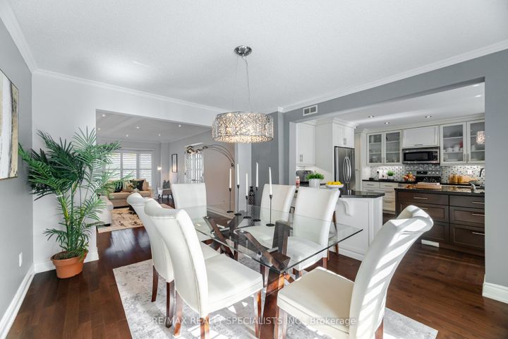 Photo 10 at 6240 Edenwood Drive, Meadowvale, Mississauga