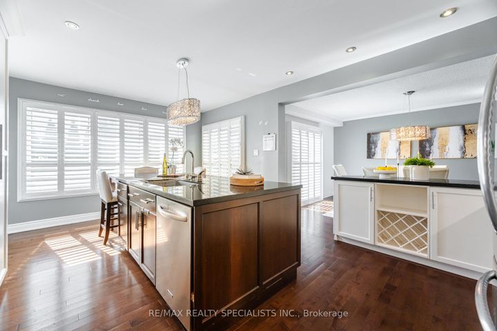 Photo 13 at 6240 Edenwood Drive, Meadowvale, Mississauga