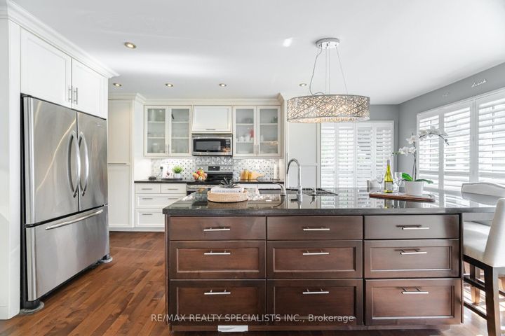 Photo 14 at 6240 Edenwood Drive, Meadowvale, Mississauga