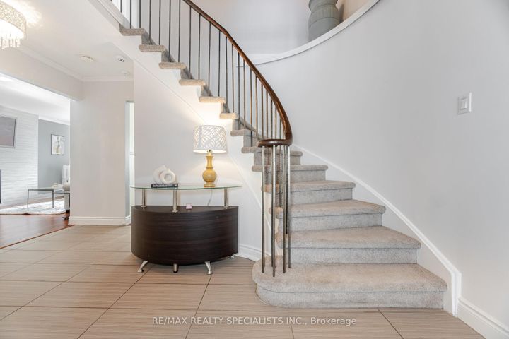 Photo 21 at 6240 Edenwood Drive, Meadowvale, Mississauga