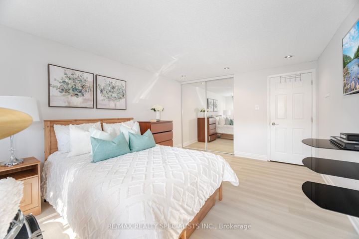 Photo 28 at 6240 Edenwood Drive, Meadowvale, Mississauga