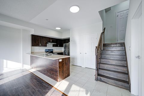 Photo 2 at 8 - 9 Eaton Park Lane, L'Amoreaux, Toronto