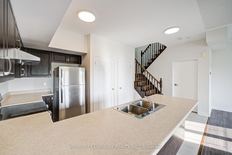 Photo 6 at 8 - 9 Eaton Park Lane, L'Amoreaux, Toronto