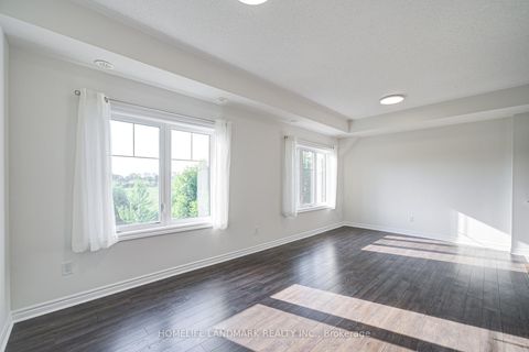 Photo 11 at 8 - 9 Eaton Park Lane, L'Amoreaux, Toronto