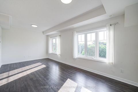 Photo 12 at 8 - 9 Eaton Park Lane, L'Amoreaux, Toronto