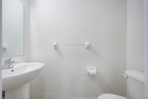 Photo 17 at 8 - 9 Eaton Park Lane, L'Amoreaux, Toronto