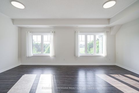 Photo 18 at 8 - 9 Eaton Park Lane, L'Amoreaux, Toronto