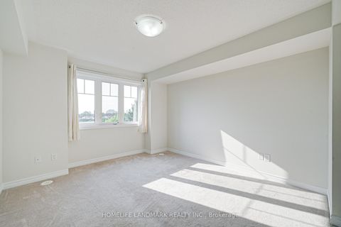Photo 25 at 8 - 9 Eaton Park Lane, L'Amoreaux, Toronto