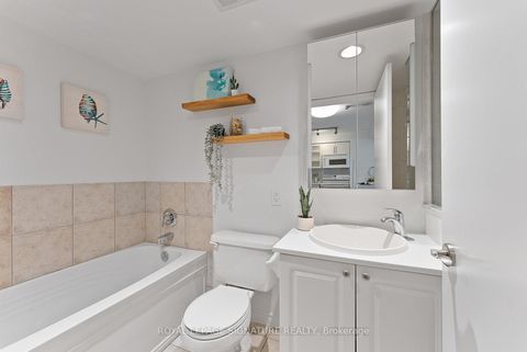 Photo 2 at 1407 - 410 Queens Quay W, Waterfront Communities C1, Toronto