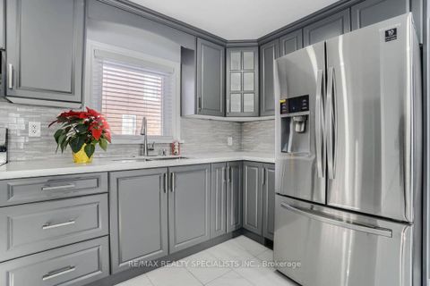 Photo 1 at 44 Sanford Street, Sanford, Barrie