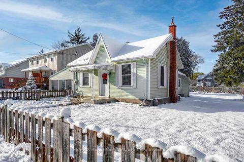 Photo 4 at 44 Sanford Street, Sanford, Barrie