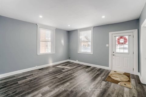 Photo 7 at 44 Sanford Street, Sanford, Barrie