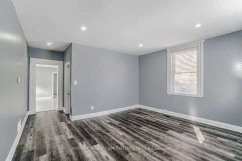 Photo 9 at 44 Sanford Street, Sanford, Barrie