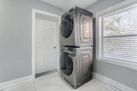 Photo 11 at 44 Sanford Street, Sanford, Barrie