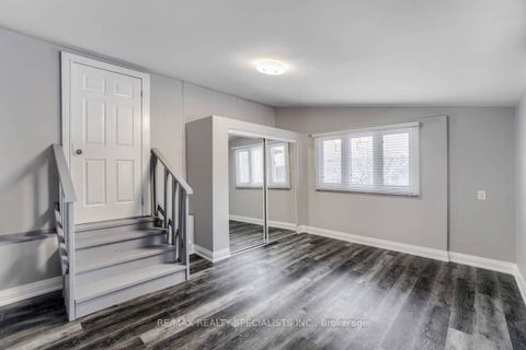 Photo 13 at 44 Sanford Street, Sanford, Barrie