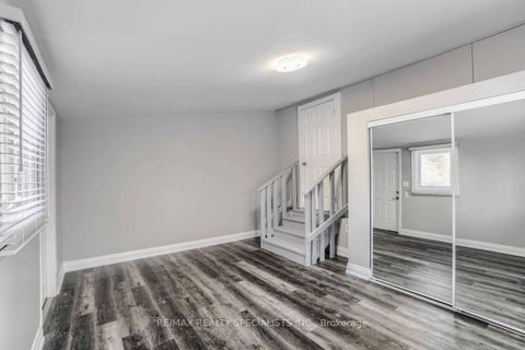 Photo 15 at 44 Sanford Street, Sanford, Barrie