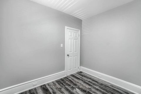 Photo 19 at 44 Sanford Street, Sanford, Barrie