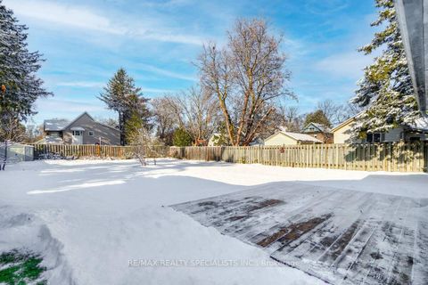 Photo 23 at 44 Sanford Street, Sanford, Barrie