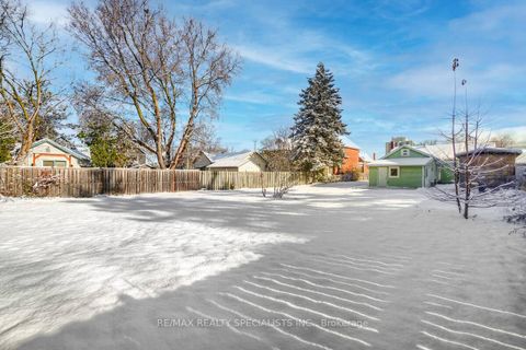 Photo 26 at 44 Sanford Street, Sanford, Barrie