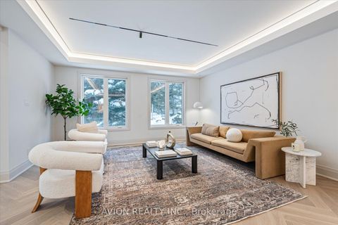 Photo 5 at 72 Lord Seaton Road, Windfields, Toronto