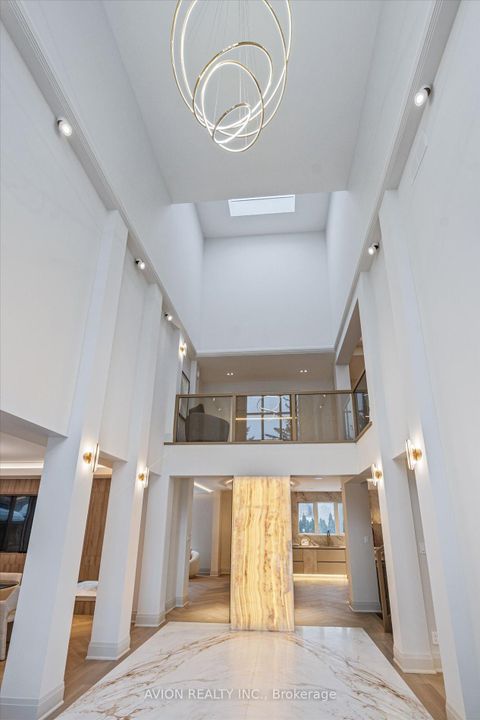 Photo 8 at 72 Lord Seaton Road, Windfields, Toronto