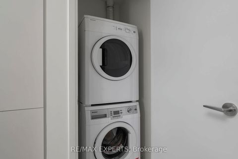 Photo 7 at 27 Bathurst Street, Waterfront Communities C1, Toronto