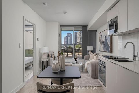 Photo 8 at 27 Bathurst Street, Waterfront Communities C1, Toronto