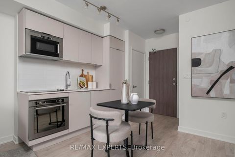 Photo 9 at 27 Bathurst Street, Waterfront Communities C1, Toronto