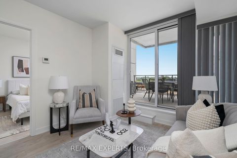 Photo 15 at 27 Bathurst Street, Waterfront Communities C1, Toronto