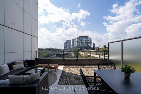 Photo 16 at 27 Bathurst Street, Waterfront Communities C1, Toronto