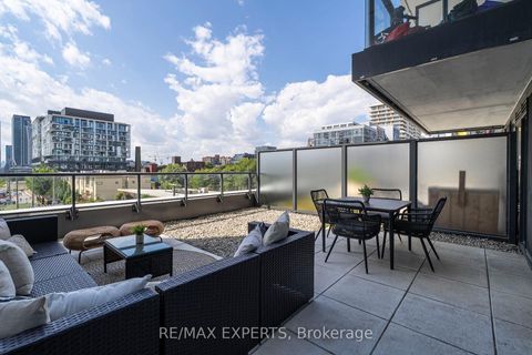 Photo 17 at 27 Bathurst Street, Waterfront Communities C1, Toronto
