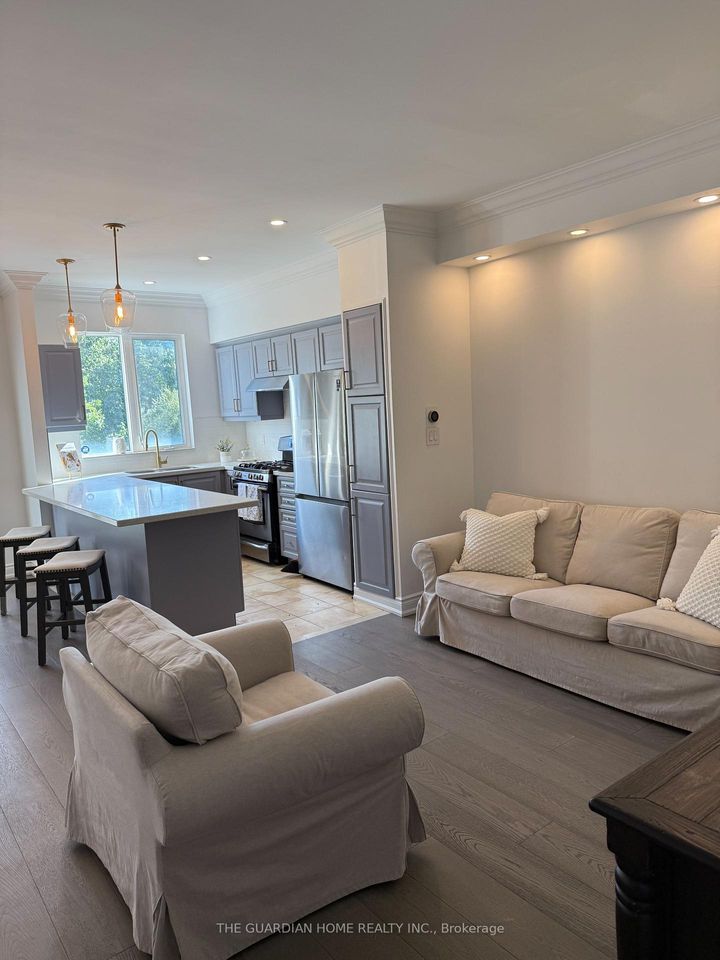 Photo 3 at 35 - 3057 Finch Avenue W, Humbermede, Toronto