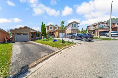 Photo 2 at 27 - 165 Tapscott Road N, Malvern, Toronto Photo 2 at 27 - 165 Tapscott Road N, Malvern, Toronto