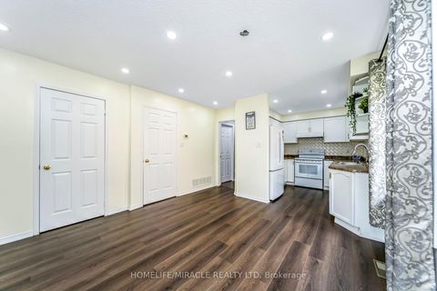 Photo 10 at 27 - 165 Tapscott Road N, Malvern, Toronto