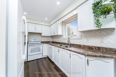 Photo 12 at 27 - 165 Tapscott Road N, Malvern, Toronto