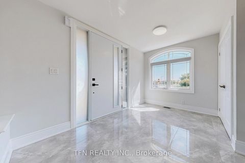 Photo 4 at 120 Valley Vista Drive, Patterson, Vaughan Photo 4 at 120 Valley Vista Drive, Patterson, Vaughan