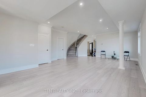 Photo 7 at 120 Valley Vista Drive, Patterson, Vaughan Photo 7 at 120 Valley Vista Drive, Patterson, Vaughan