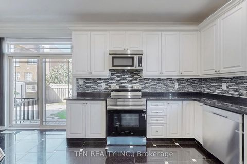 Photo 12 at 120 Valley Vista Drive, Patterson, Vaughan Photo 12 at 120 Valley Vista Drive, Patterson, Vaughan