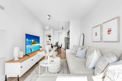 Photo 3 at 813 - 2800 Keele Street, CFB, Toronto