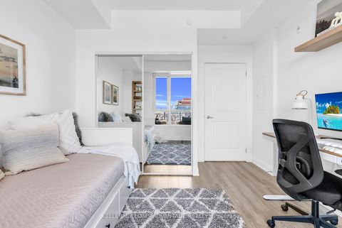 Photo 16 at 813 - 2800 Keele Street, CFB, Toronto