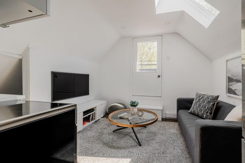 Photo 17 at 389 Woodbine Avenue, The Beaches, Toronto